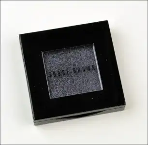 $bobbibrown_blackglitter004.webp