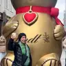 Elleri Cebinde