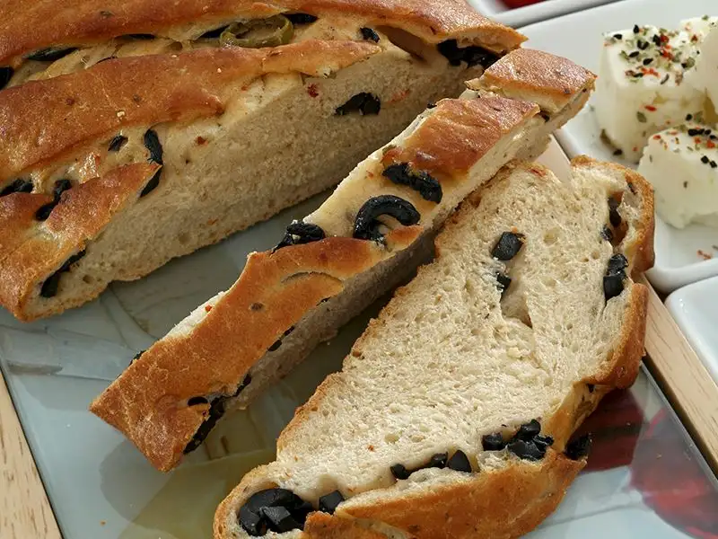 zeytinli-ekmek.jpg