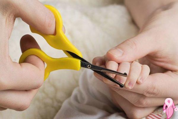 yeni dogan bebegin tirnagi ne zaman kesilir bebek battaniyesi