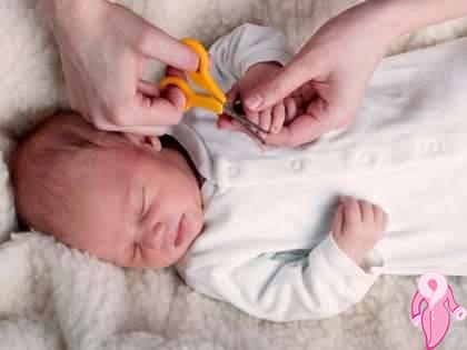 Bebeklerde Tırnak Batması ve Tırnak Kesimi | 1