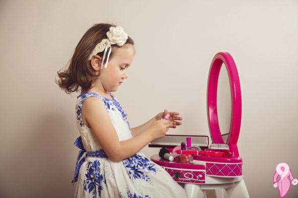 Kız çocuklarının makyaj yapması zararlı mıdır? | 1
