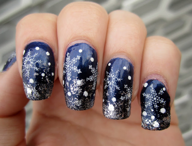 Snowflake-Nails-1.jpg