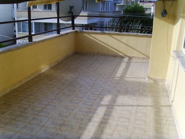 kQmRa8Cl.jpg