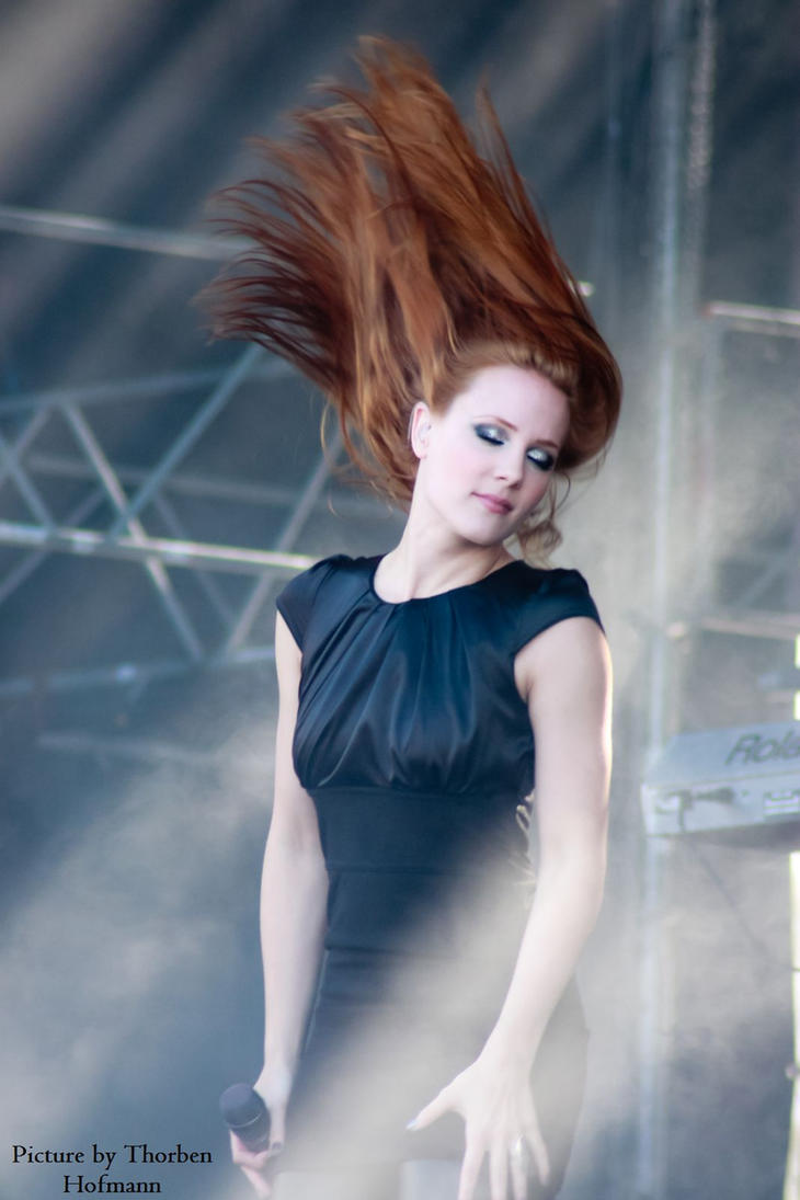 simone_simons___epica_by_thofmann79-d39db9u.jpg